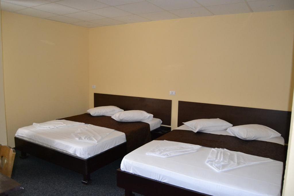Casa Gorjeneasca Hotel Targu Jiu Room photo